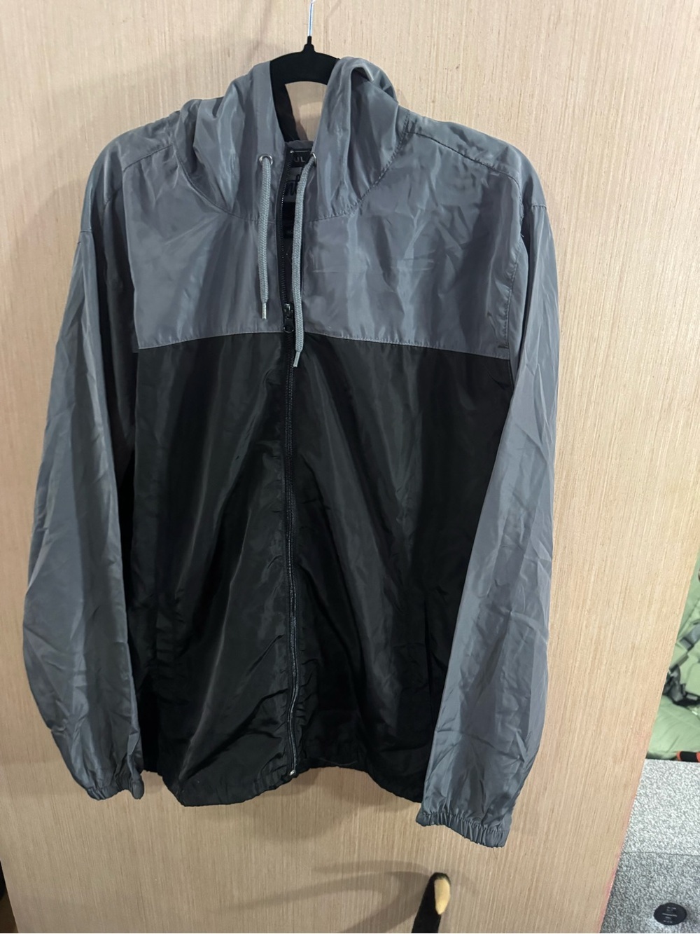 Men's Beautiful Giant Two-Tone Hooded Windbreaker Jacket - Gray & Black Size XL